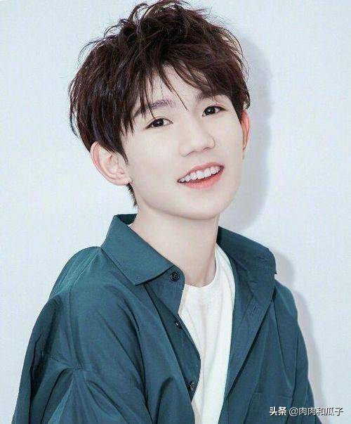 走下颜值神坛的王源,到底是痘坑,大鼻子还是身高该背这个锅呢?