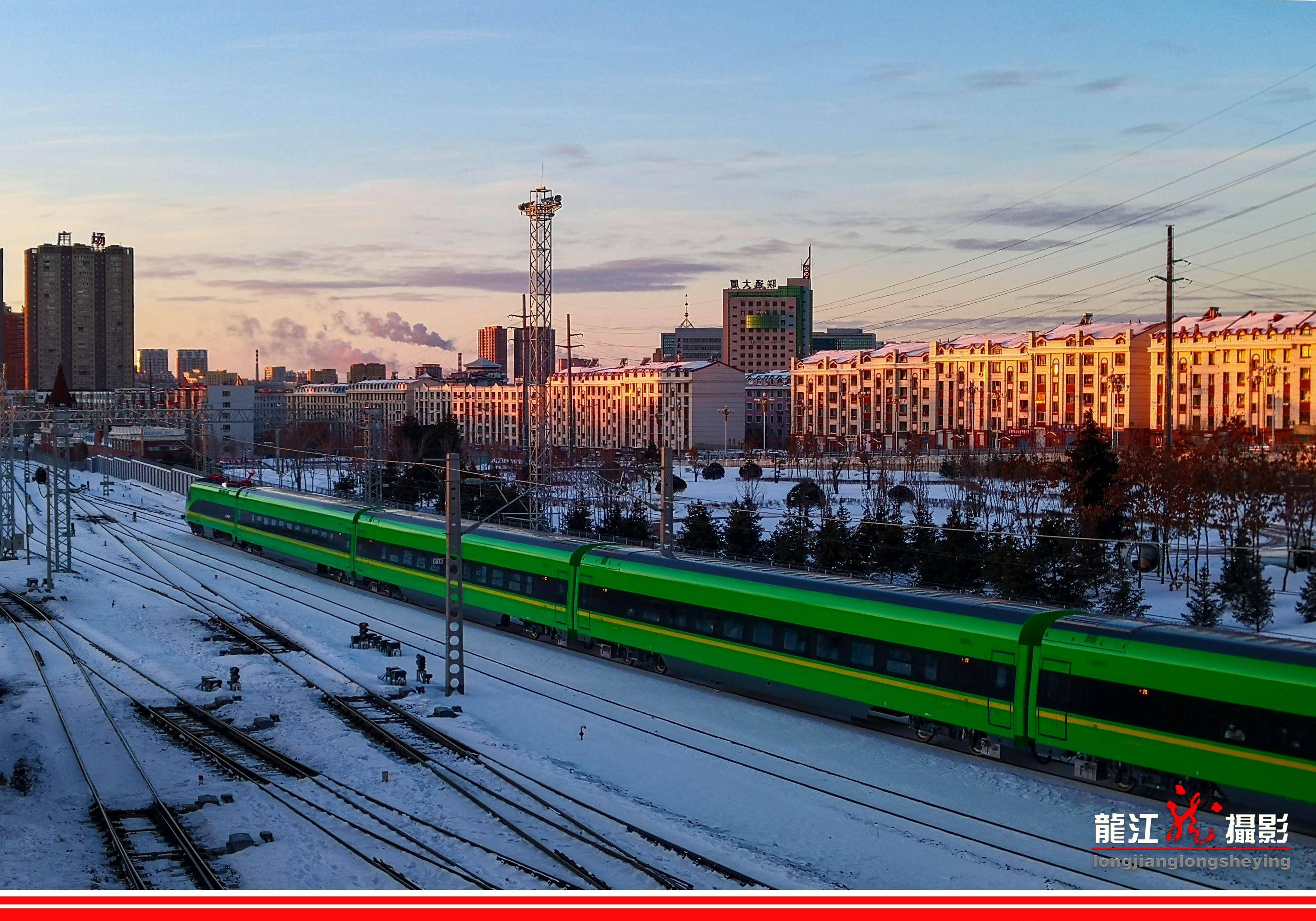 26佳鹤铁路城际列车正式通车_佳木斯_动车组_哈尔滨