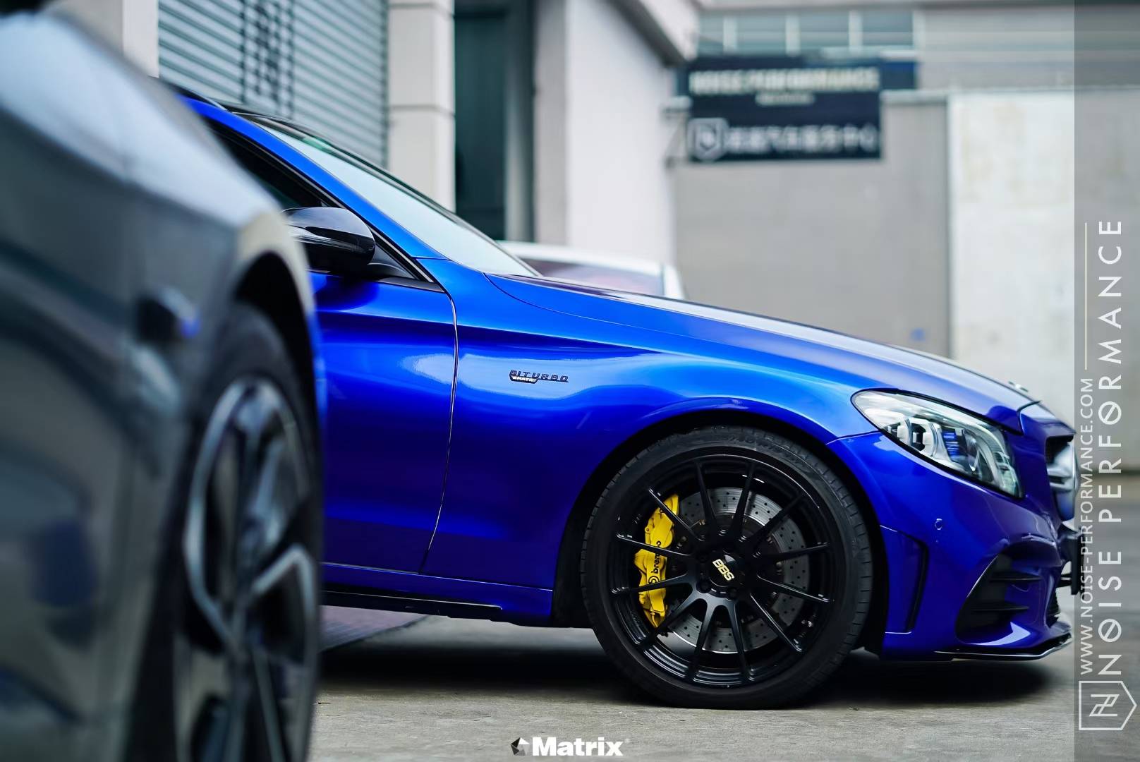 奔驰c43矩阵改色膜液态金属克莱因蓝,极具视觉冲击力_搜狐汽车_搜狐网