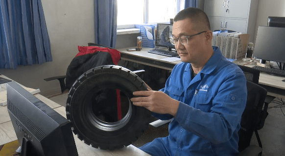 67新疆昆仑工程轮胎有限责任公司:科技创新引领发展
