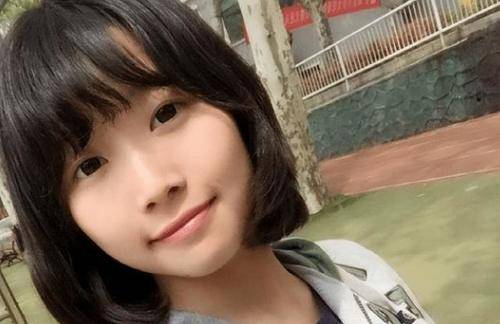 非诚勿扰黄菡罕见露面,面色红润却难掩老态,女儿比她还要漂亮_丈夫