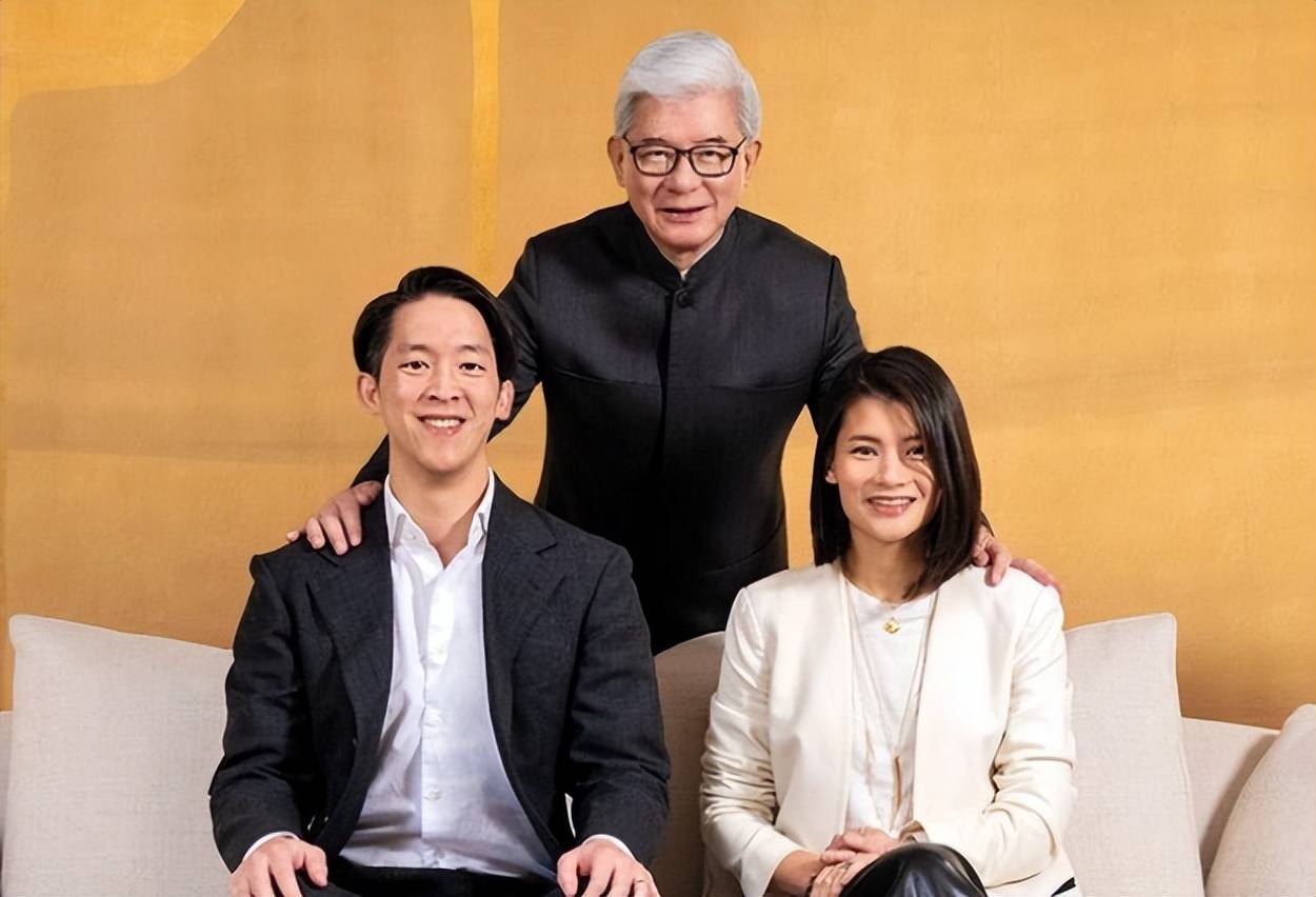 却为分家跟儿子闹翻,如今母子数年未见_杜莉君_罗康瑞_罗鹰