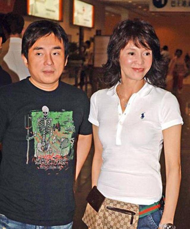 64岁郑裕玲与黄子华久违同框!