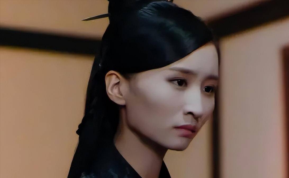 众所周知,聂欢还出演了热播剧《通天狄仁杰》,在剧中饰演"冷月"一角.