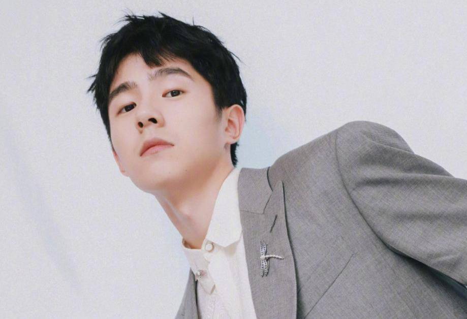 《青3》"光头"选手被吐槽,却不知他人脉很广,曾帮刘昊然圈粉_梁森