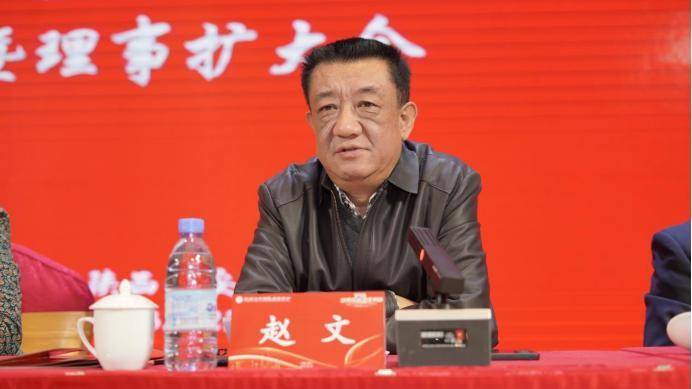 陕西省中医药管理局副局长赵文强调,中西医并重是我国基础方针之一