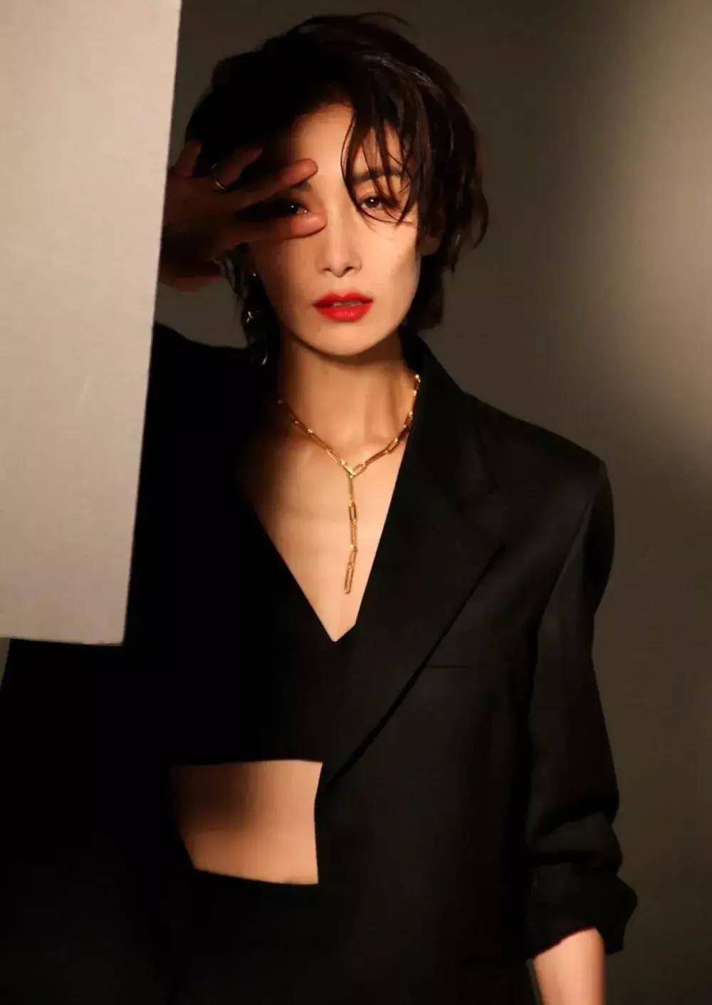 逆天颜值,男女通吃:我直接叫声老公不过分吧_金瑞亨_天海佑希_短发