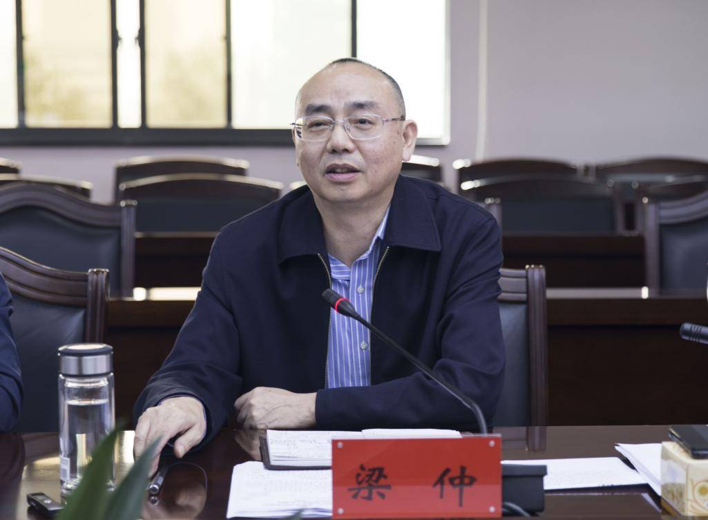 湖南一"中专"学历干部被破格拟提拔,成为正厅级_队伍_梁仲_工作