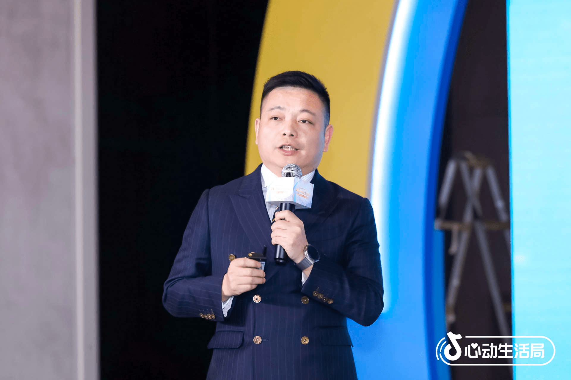 定财康悦连锁品牌执行董事陈杰也在分享中提出,在抖音打造全员矩阵,并