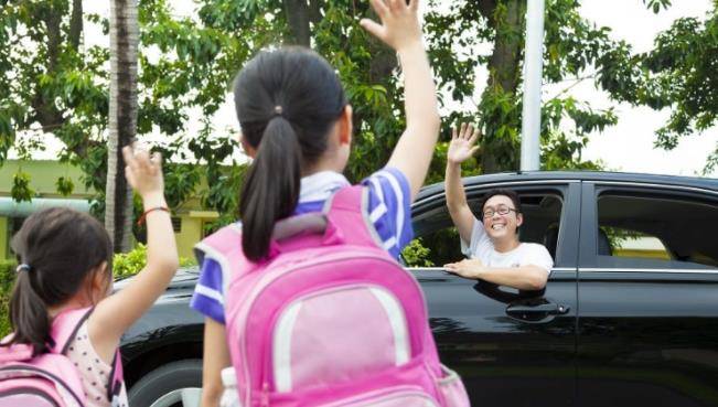 在澳洲,开车送孩子上学也能领钱!5亿路费补贴正发放,50万人受益!