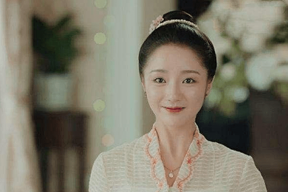 苦情哑女一夜变身巧嘴精灵,宝藏女孩肖燕,完美诠释《小娘惹》_网友