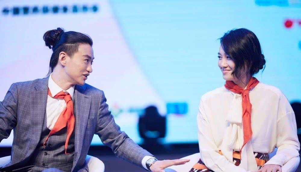 不知道周杰为什么要用"女朋友"这个词,但是不得不说,张颂文和周一围的