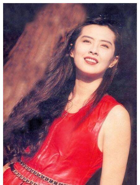 52岁王祖贤皈依佛门,小腹圆润身材臃肿,再也不是当年聂小倩_网友_生活