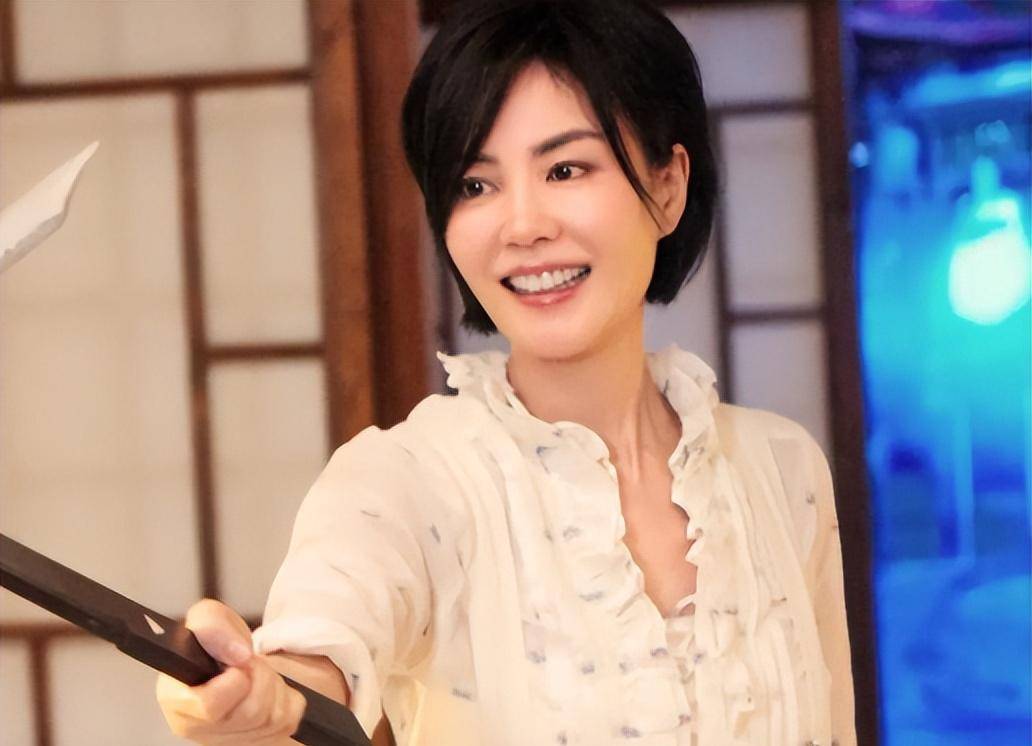 王菲晒与谢霆锋浴室照,男方眼神宠溺,张柏芝再沦为备胎_孩子_关系