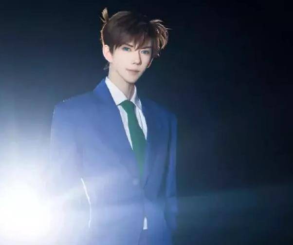 熊祁cos工藤新一,这超高的装扮,有谁发现她是个女孩子_资讯_名侦探