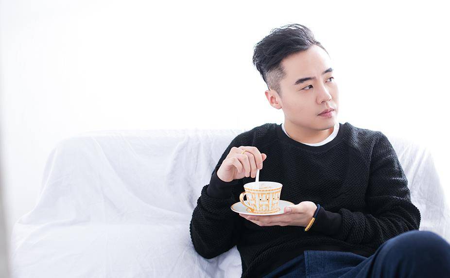 凭借平凡的荣耀成功出圈的配角:一位演过娘道,一位是小品达人_殷盛超