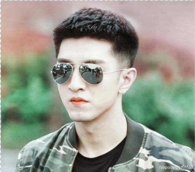 《苍兰诀》路透照,虞书欣绿色婚服造型获好评,王鹤棣片场抽烟引热议