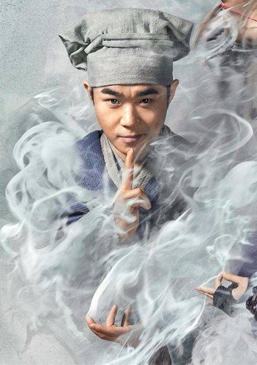 大鹏饰演的诸葛青云,在预告中是个戴着墨镜却自诩"明察秋毫"的神算子.