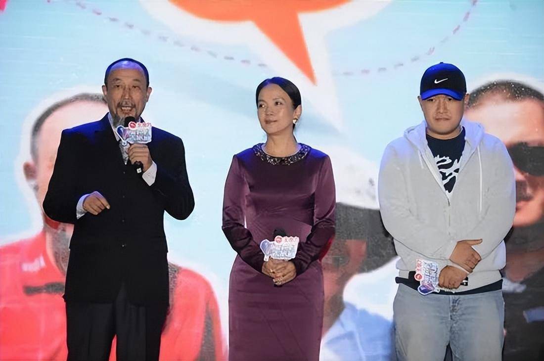 孙海英美国捡垃圾一袋才卖21美元,现状令人唏嘘,本人坚称不后悔_网友