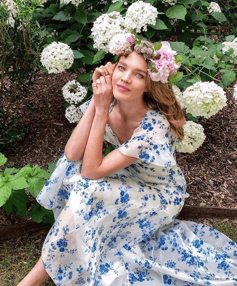 穿碎花裙再现花仙子,与大5岁未婚夫似两辈人_郭娜_卢卡斯_大儿子