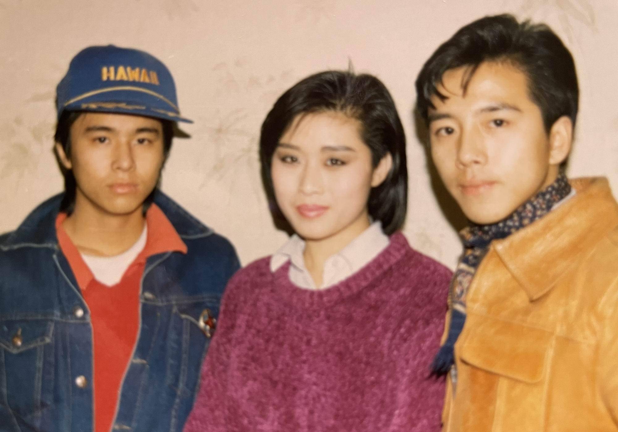 李东与红豆李东一直研究绘画,说起来也有一段缘分.