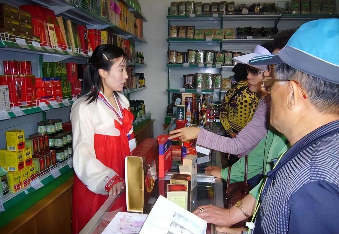 我国游客去朝鲜旅游,当地人不理解:为什么他们要这样做?
