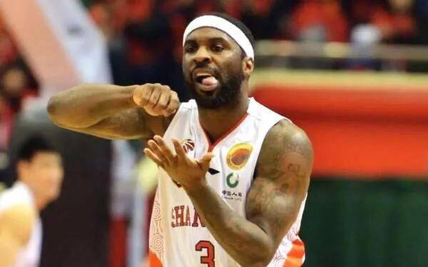 如果没有这样的事件,那么本赛季福建继续会签约劳森无疑了,而在劳森