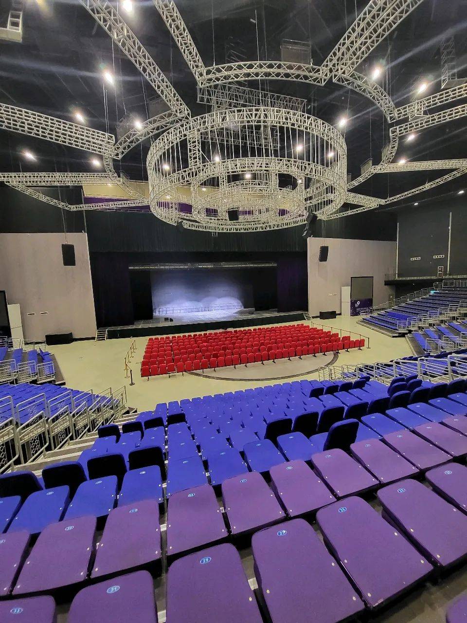 说起太阳宫剧场,总是离不开演唱会,live show,舞台剧,跨年夜等关键字