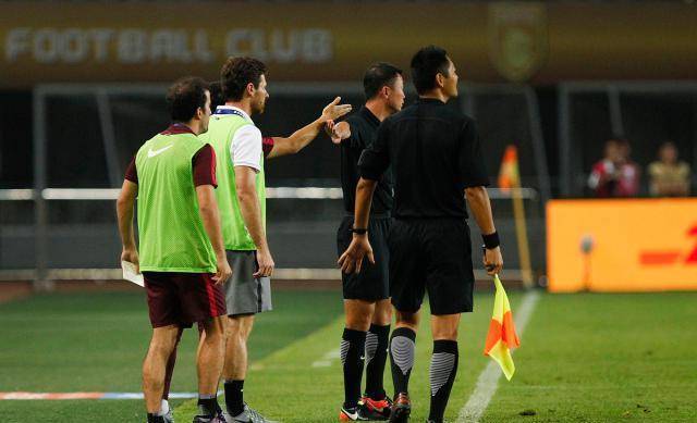 所谓黑哨只是泄愤,大家心知肚明,裁判主要是能力水平不行_比赛_尺度