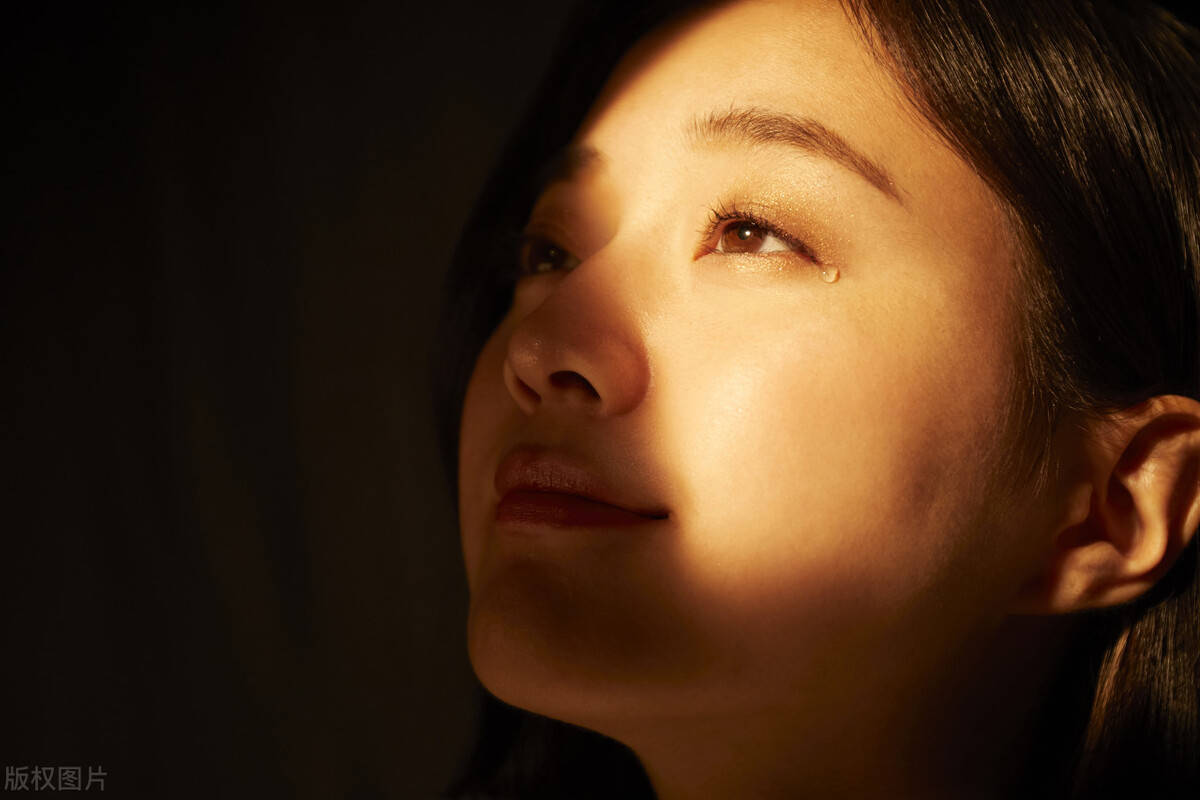 泉州抑郁:什么是微笑抑郁症?_患者_社交_影响