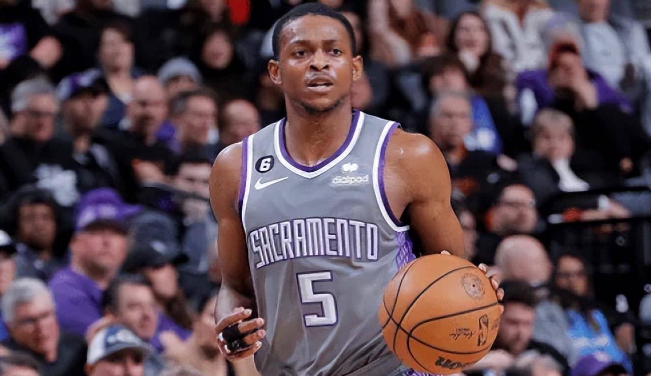 今日nba:名宿反对湖人为詹姆斯建雕像,莫兰特注销账号_比赛_雄鹿_1