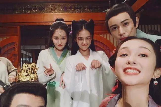 突然停更引热议,古装美食偶像剧《饕餮记》精彩上线_双方_美女_少男