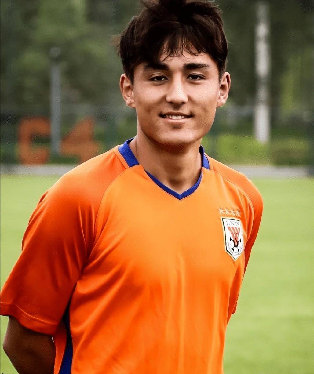 山东泰山队有新人首秀,足球赛场应该是年轻人的天下_小将_阿卜杜_足球