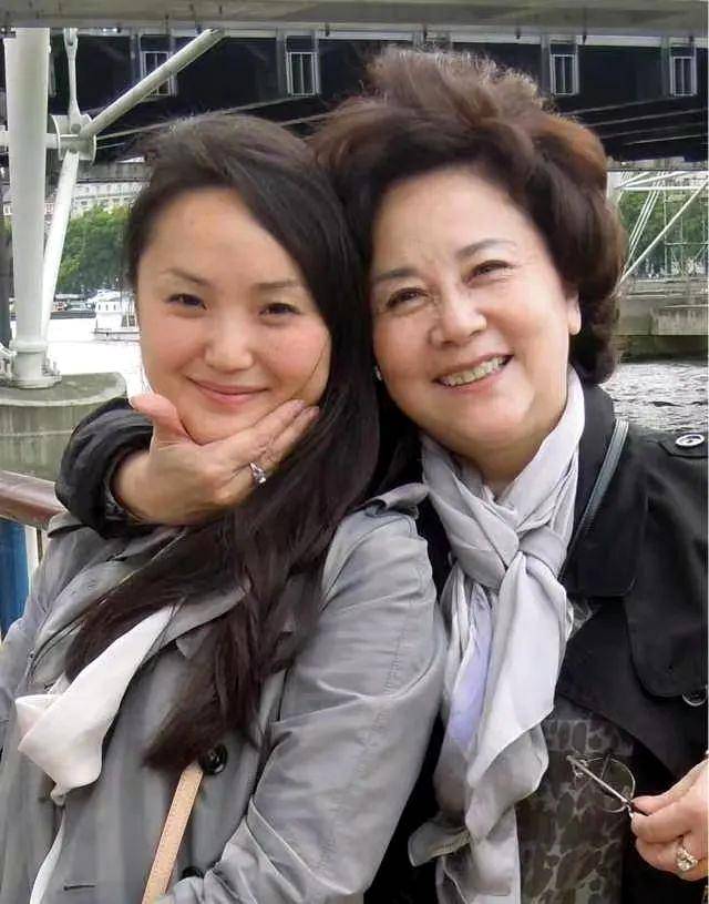 她主持过央视春晚,两婚两离,坎坷的人生和婚姻堪比电视剧_顾永菲_丈夫