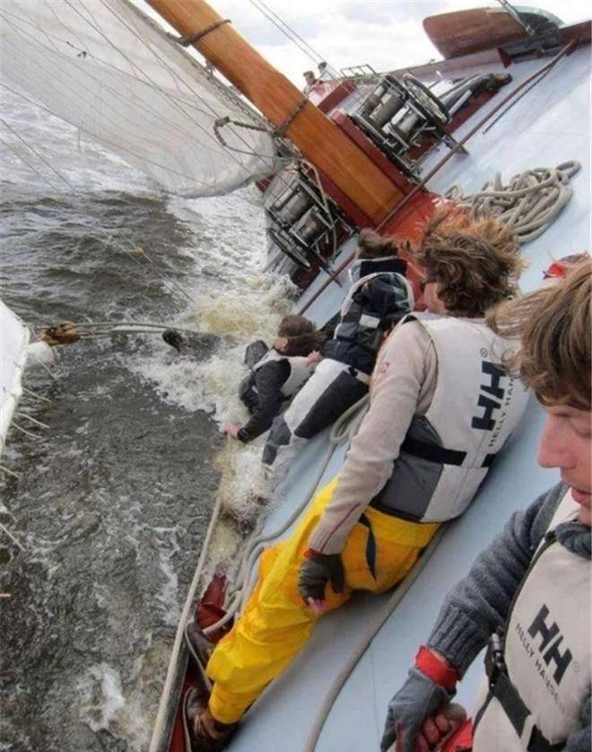 瞬间_哥们_妹子