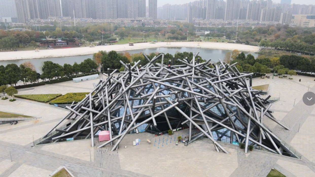 合肥公园奇葩建筑,造型独特杂乱无章,说是"鸟巢"游客却不买账
