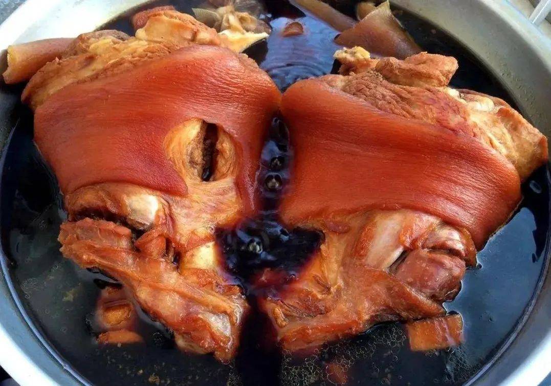 买猪肘子,要分清"前肘"和"后肘",差别很大,挑错难吃浪费钱