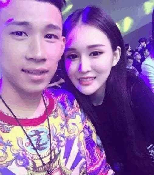 赵本山女儿小时候近照曝光，方脸大眼呆萌，十年变化天壤之别！