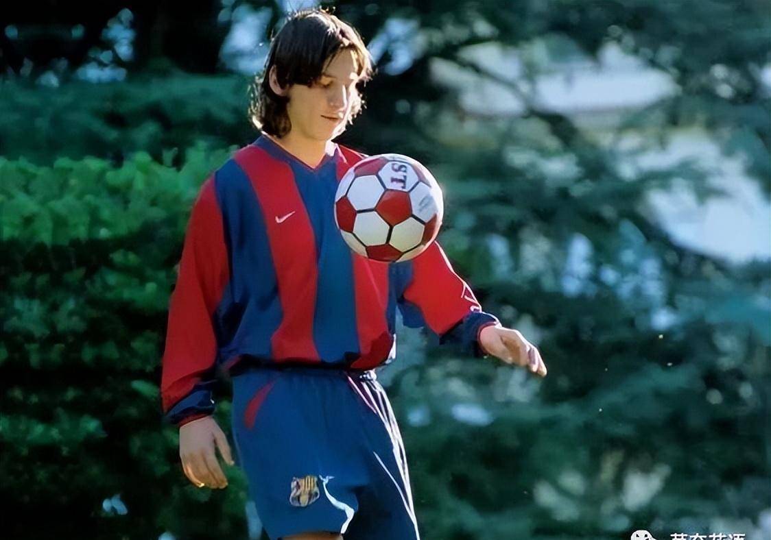 梅西卡塔尔加冕球王,曾经的侏儒少年,带你了解一个不一样的梅西