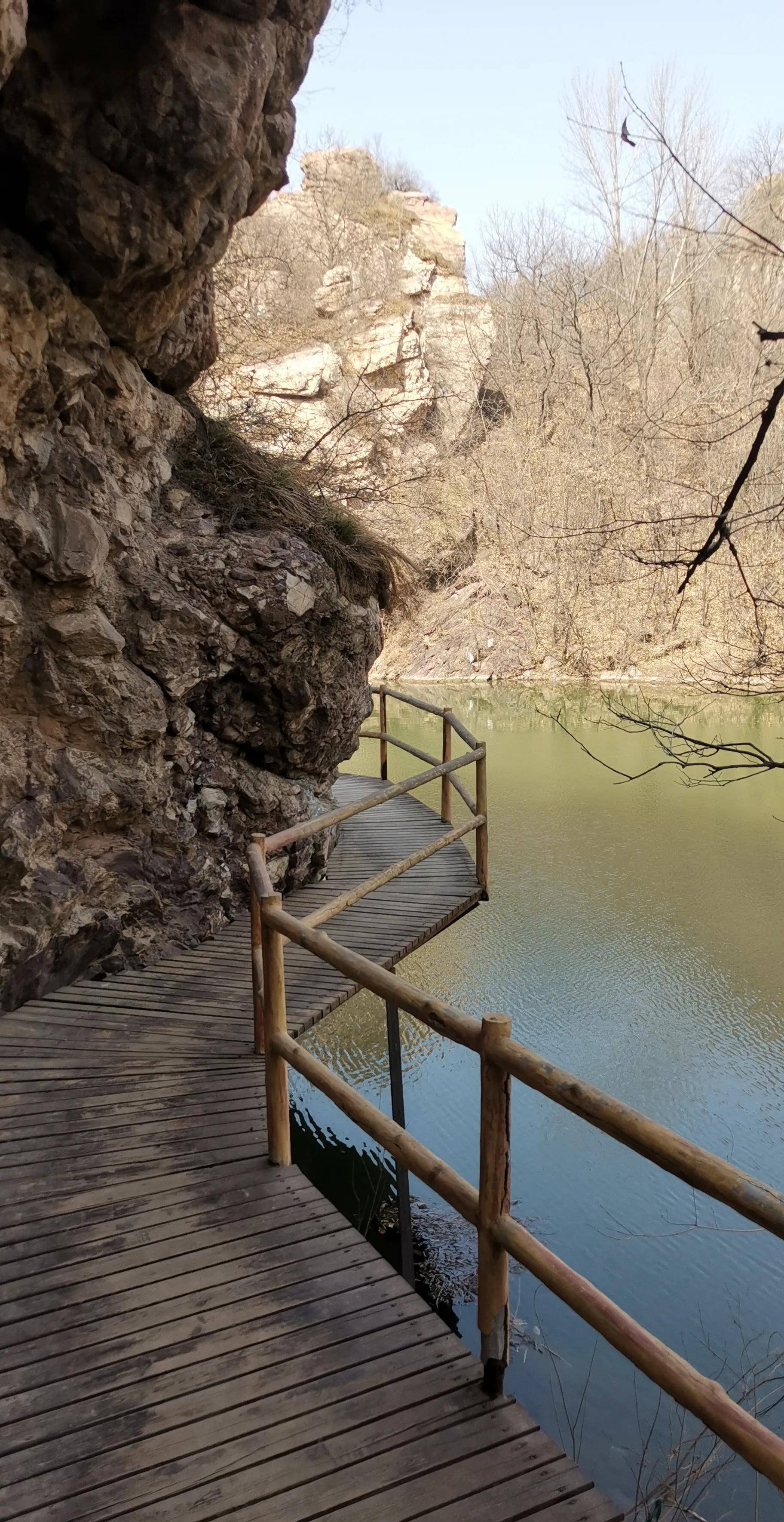 阳春三月徒步巩义浮戏山天堂寨雪花洞紫龙峡