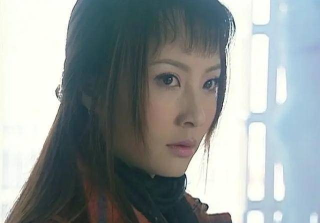 如今小陶虹妻以夫荣,大陶红露面少_表演_生活秀_作品