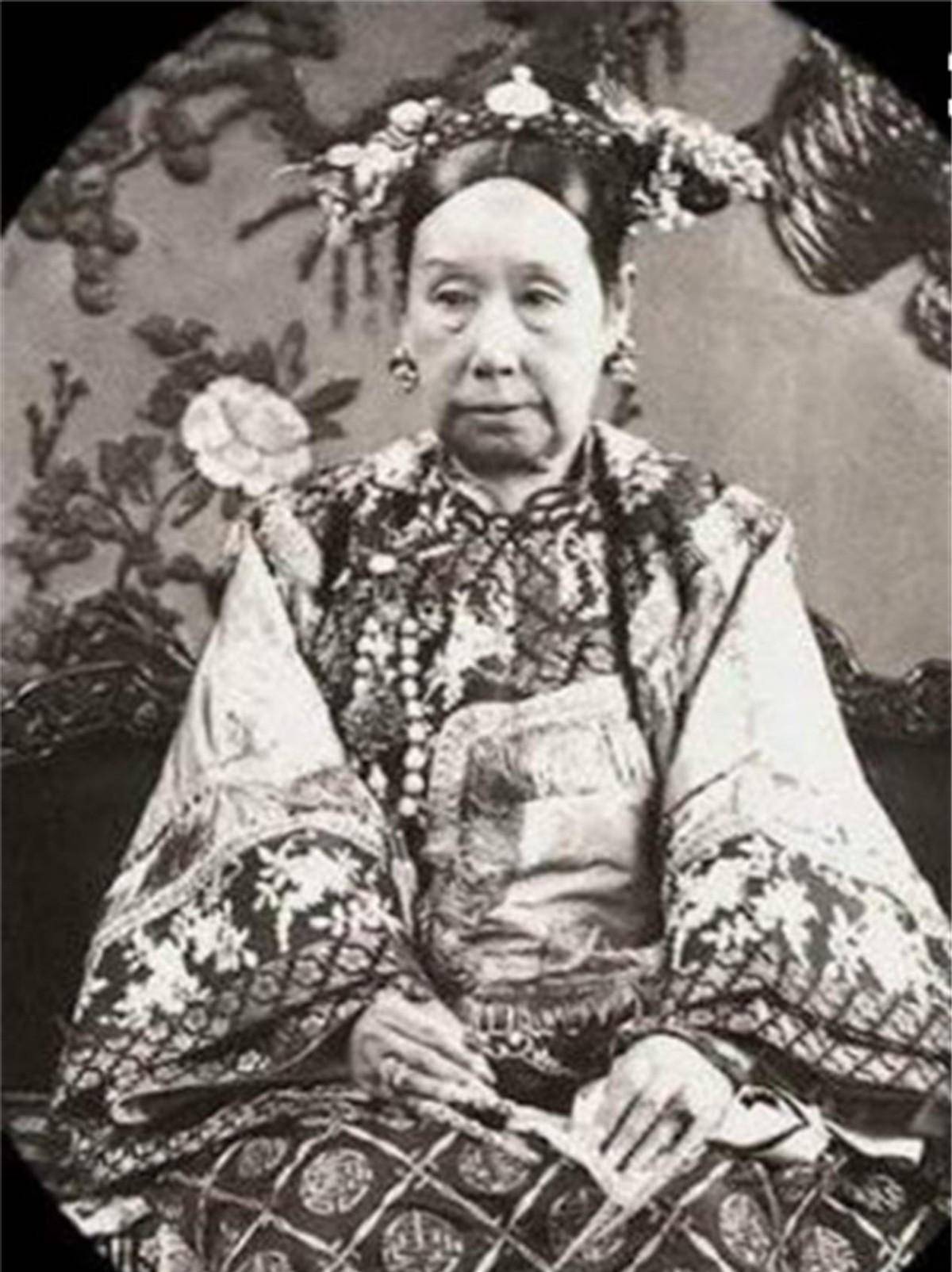 ",被美国博物馆收藏至今,那才是她的真实容颜_叶赫那拉氏_皇帝_咸丰