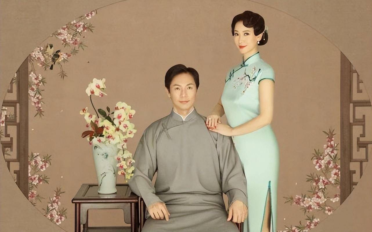 54岁翁虹全家福曝光!