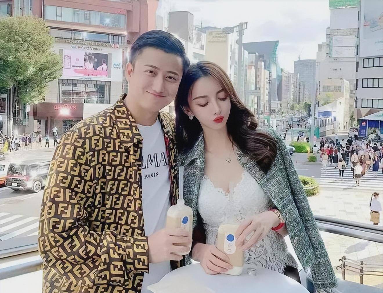 47岁黄晓明二婚新女友被接回娘家,前妻杨颖仍单身_叶珂_女人_妈妈