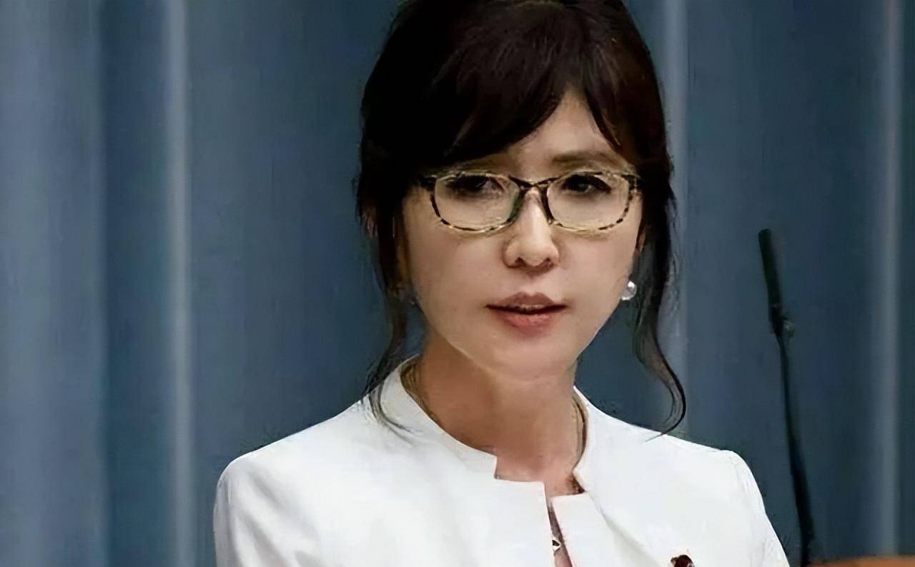 安倍晋三培养的"美女蛇":稻田朋美,她是如何利用安倍上位的?