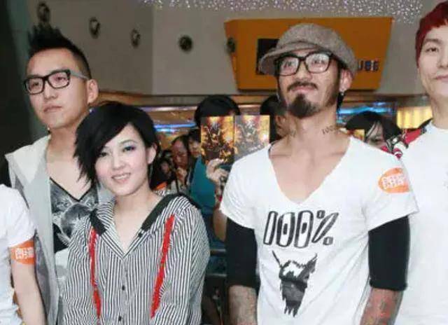 为男友摘子宫,剃寸头打舌环,从影后到魔女:45岁的她活成这样_范晓萱