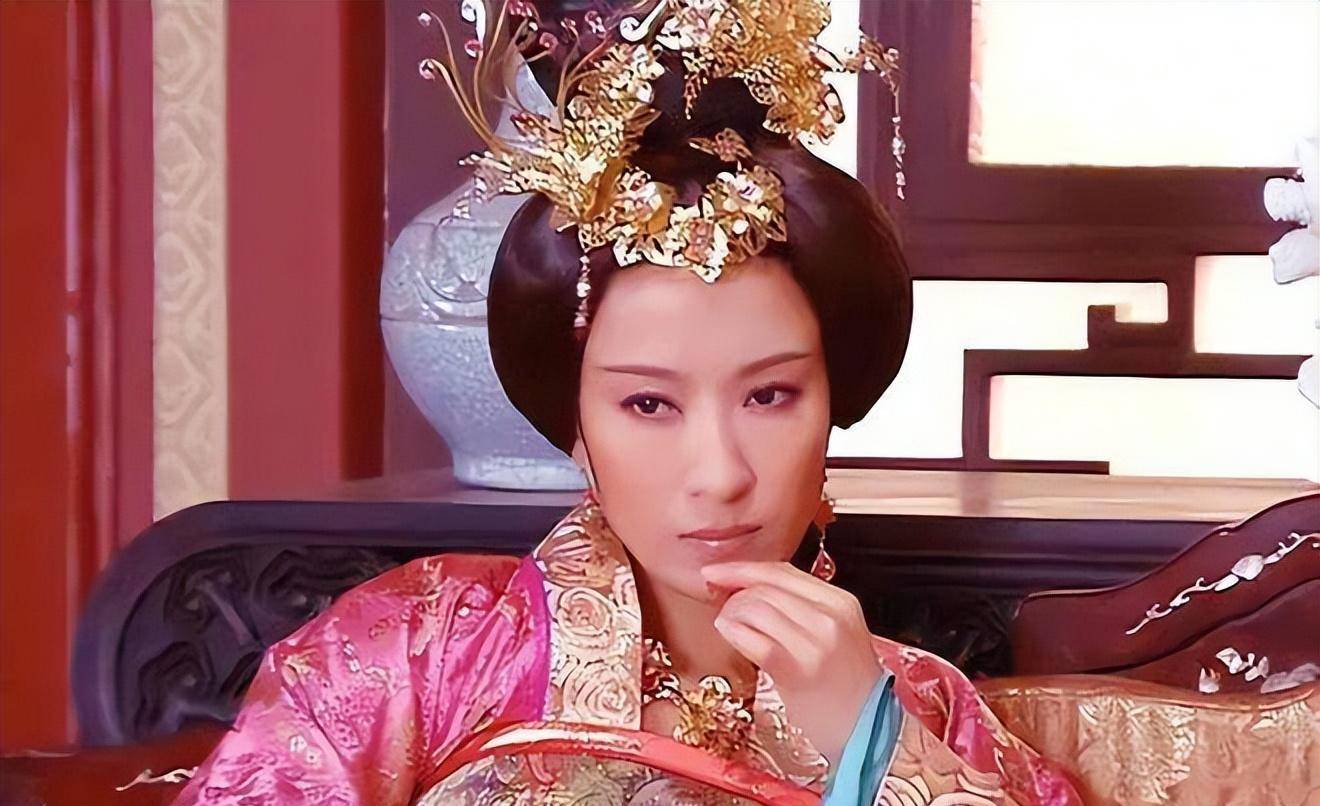 娶一个大17岁的女人为妃_朱见深_万贞儿_朱祁镇