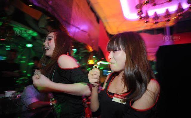 我是夜店女吸烟喝酒全占,为何让我的孩子替我还了报应?