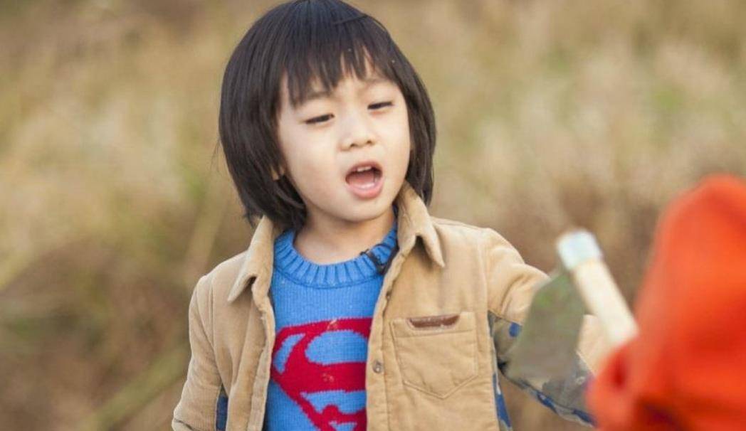 林志颖儿子堪称"整容式"长大,儿时呆萌可爱,长大后撞脸蔡徐坤_kimi