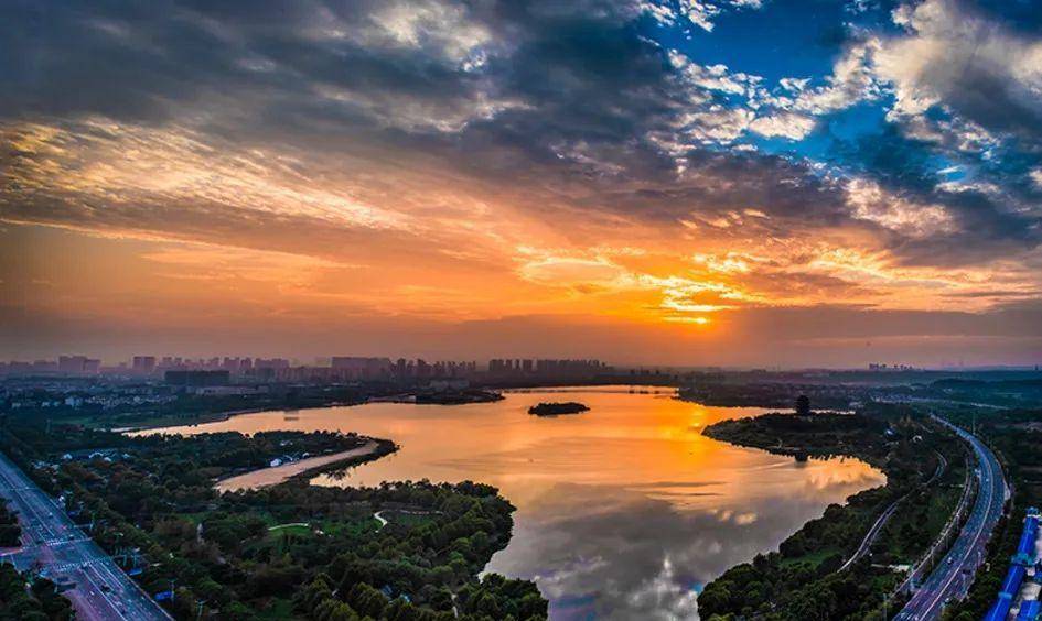 城市漫步 - 宣城宛陵湖:日夜守候 亮丽景象_公园_长廊_摄影